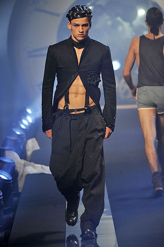 John Galliano / - 2011